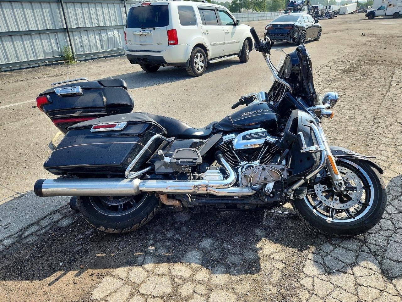 2017 HARLEY-DAVIDSON FL ULTRA LIMITED | 1HD1KED19HB684110 | UPCARS