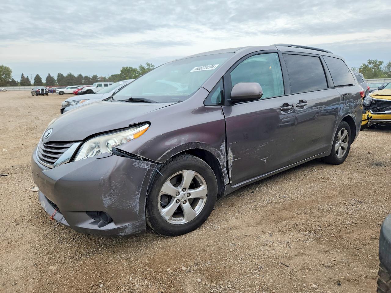2015 TOYOTA SIENNA LE | 5TDKK3DC7FS609570 | UPCARS