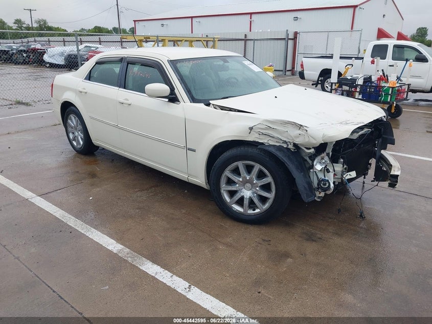 2008 CHRYSLER 300 TOURING | 2C3LA53G18H171206 | UPCARS