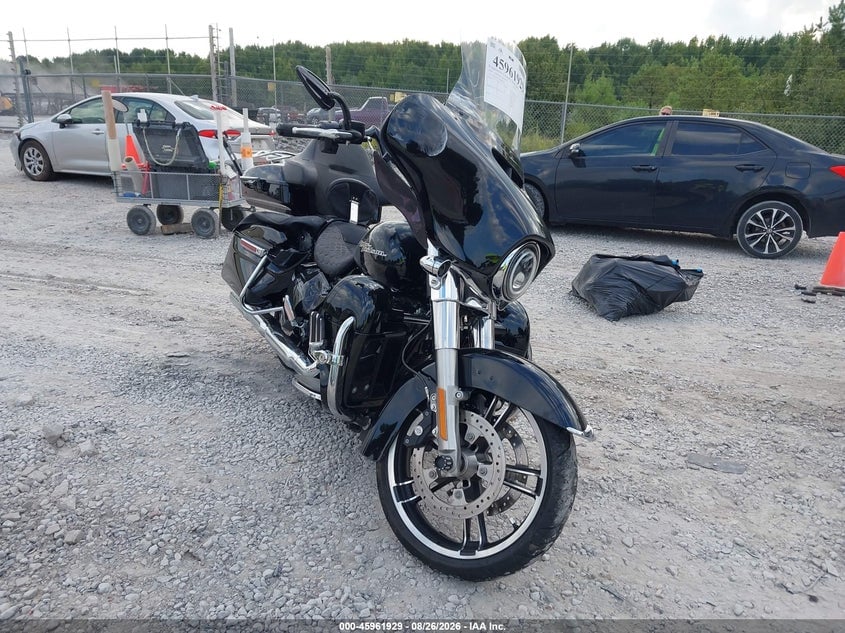 2019 HARLEY-DAVIDSON FLHX | 1HD1KBC13KB666838 | UPCARS