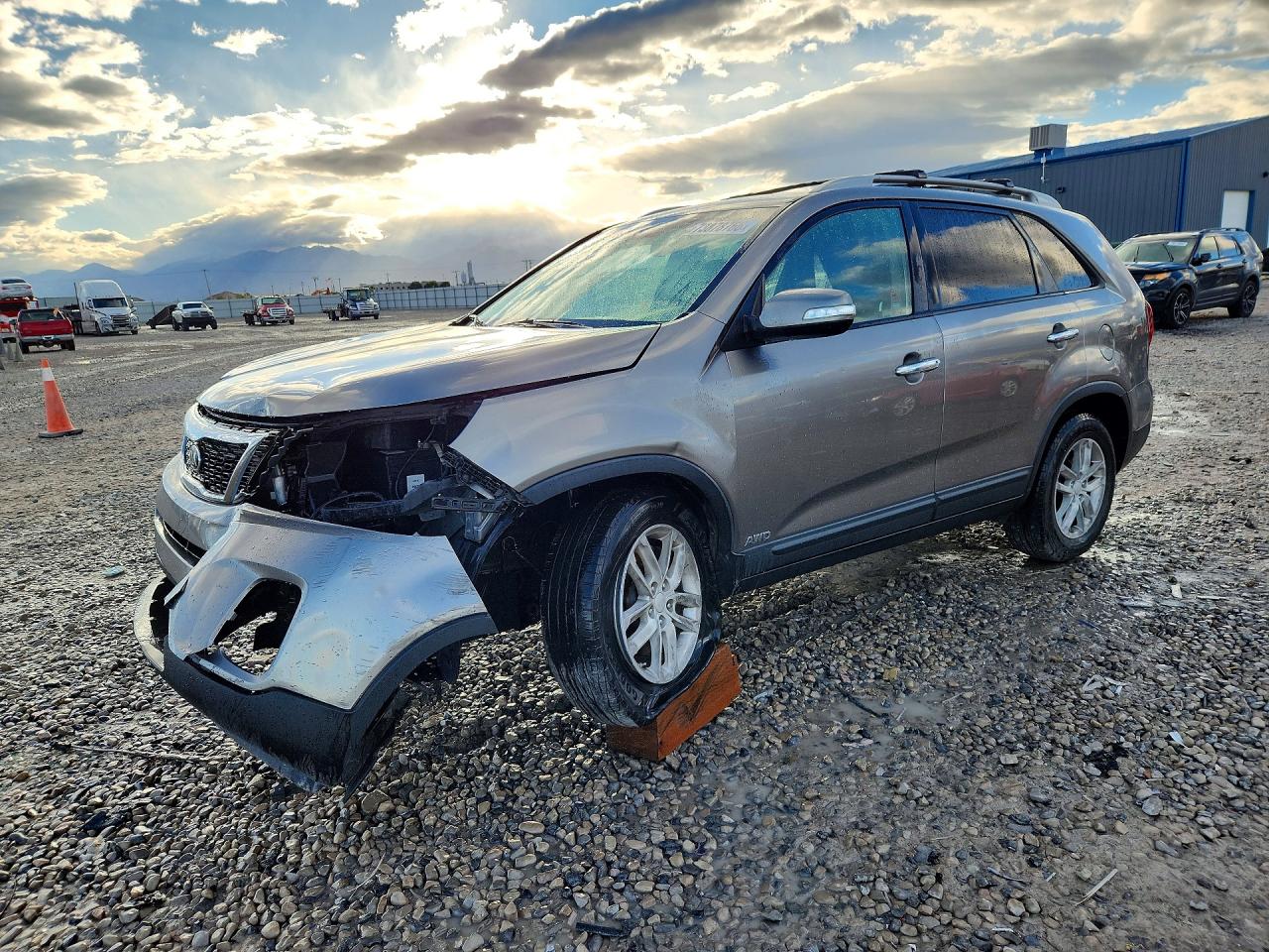 2015 KIA SORENTO LX | 5XYKTDA70FG559456 | UPCARS