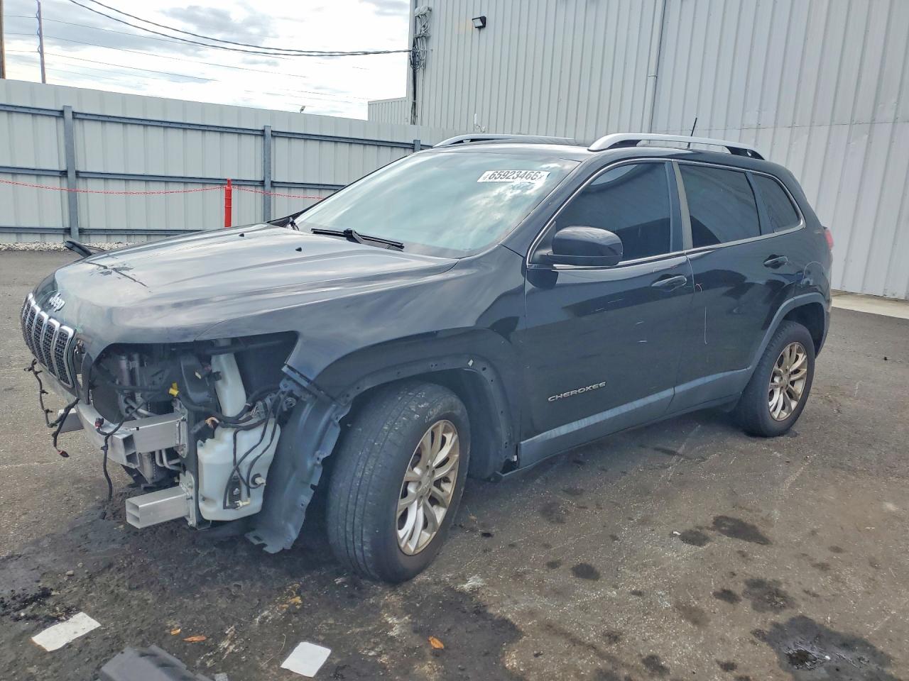 2019 JEEP CHEROKEE LATITUDE | 1C4PJLCB5KD263705 | UPCARS