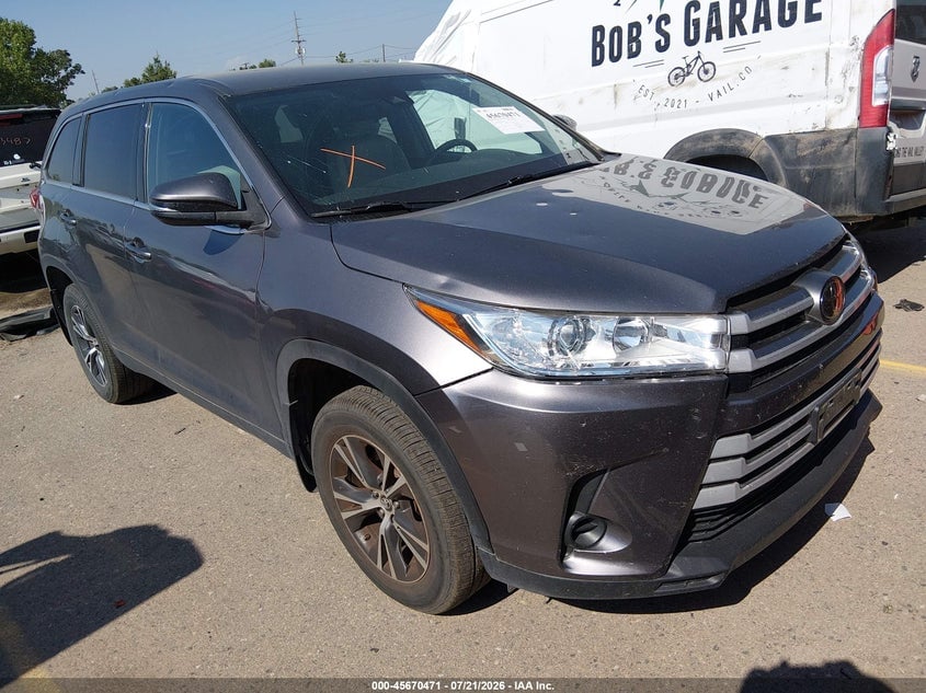 2019 TOYOTA HIGHLANDER LE | 5TDBZRFH4KS974838 | UPCARS