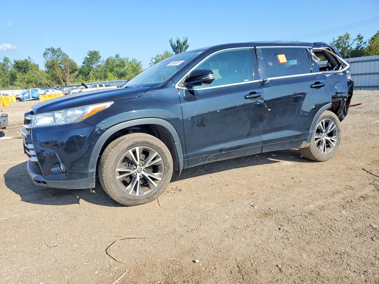 2017 TOYOTA HIGHLANDER LE PLUS | 5TDBZRFH8HS388720 | UPCARS
