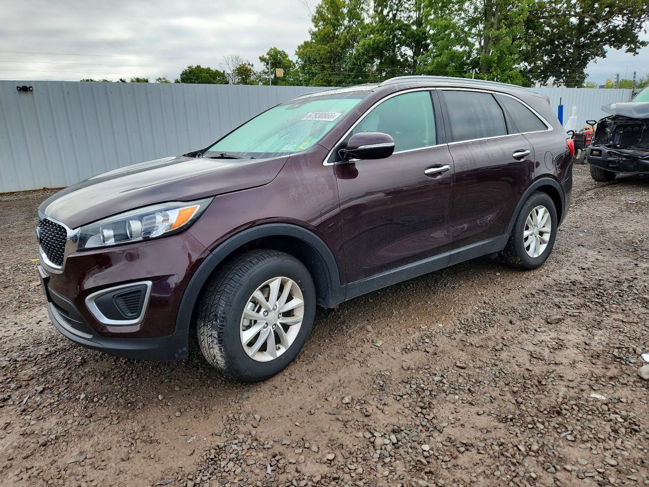 2016 KIA SORENTO LX | 5XYPG4A34GG027751 | UPCARS