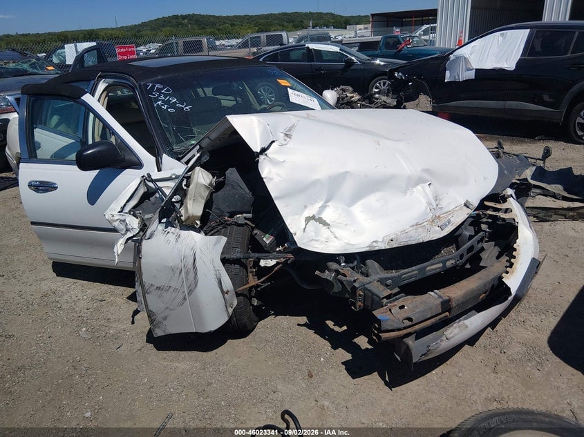 2002 LINCOLN TOWN CARTIER | 1LNHM83W12Y626274 | UPCARS
