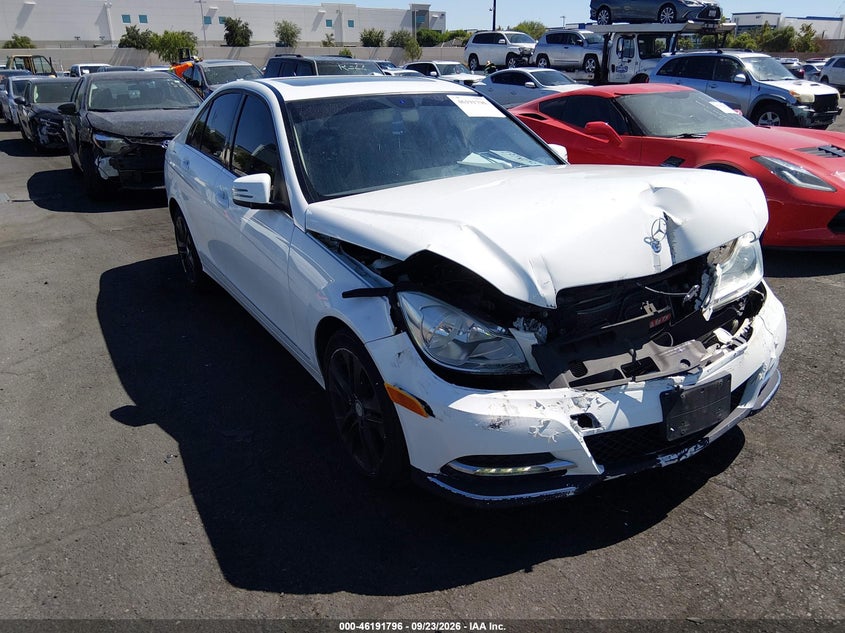 2014 MERCEDES-BENZ C-CLASS C 250 LUXURY | WDDGF4HB4EA952937 | UPCARS