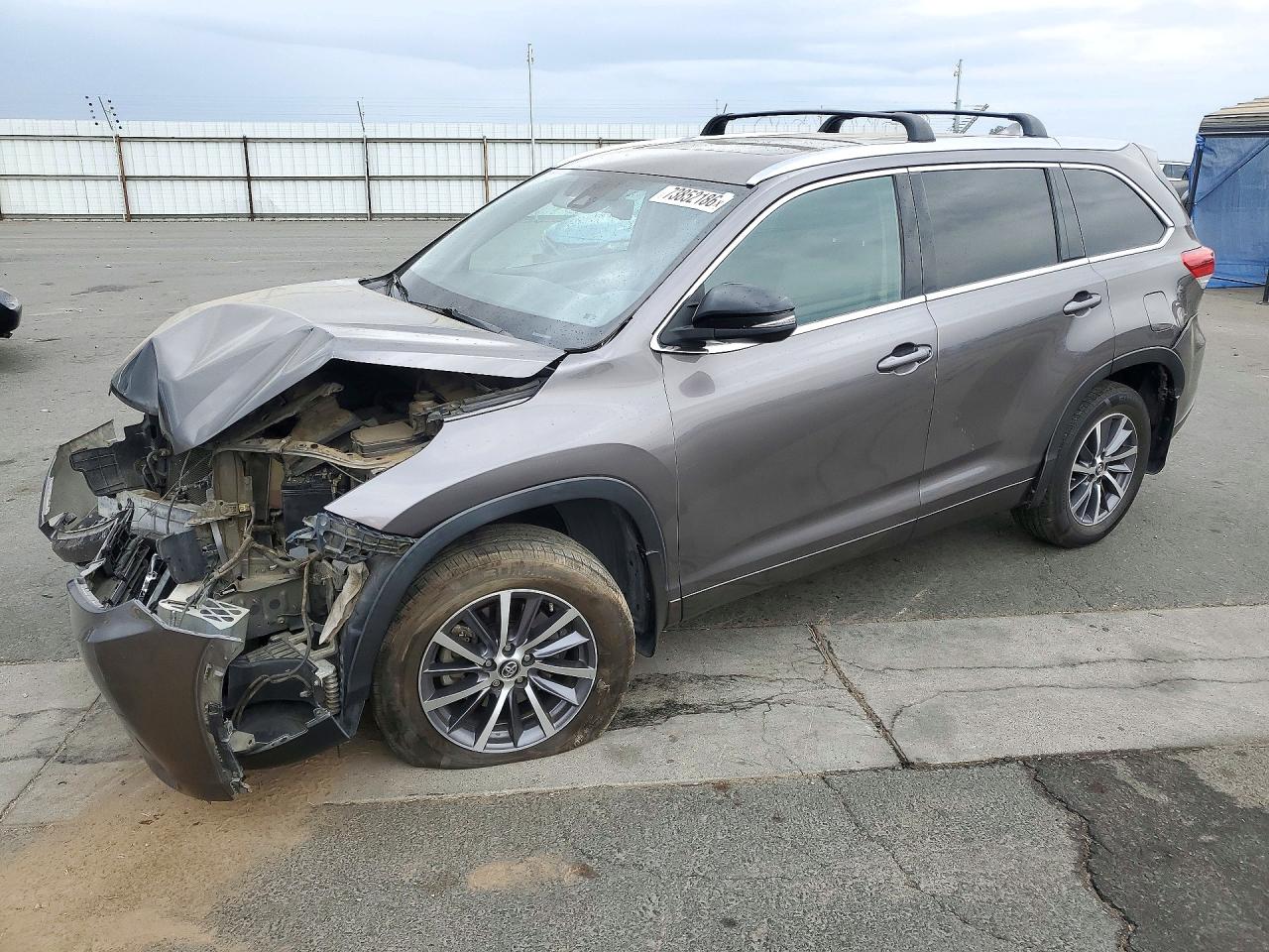 2018 TOYOTA HIGHLANDER XLE | 5TDKZRFH6JS528690 | UPCARS