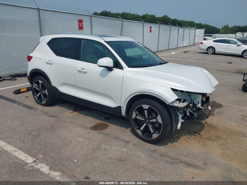2022 VOLVO XC40 T5 MOMENTUM | YV4162UK5N2652227 | UPCARS