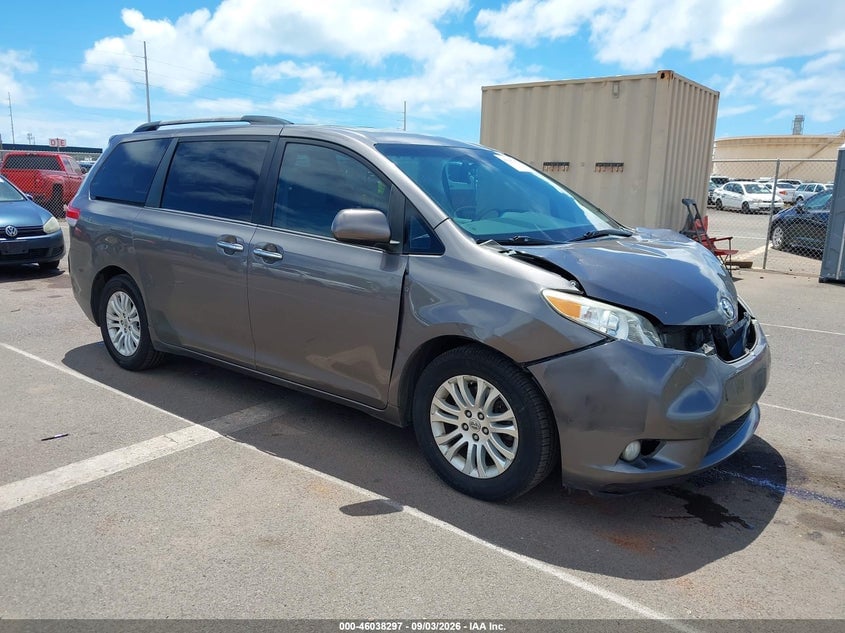 2014 TOYOTA SIENNA XLE V6 7 PASSENGER AUTO ACCESS SEAT/XLE V6 8 PASSENGER | 5TDYK3DCXES418413 | UPCARS
