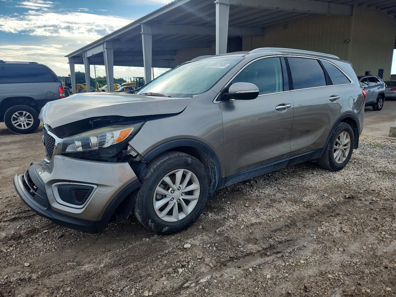 2016 KIA SORENTO LX | 5XYPG4A34GG137845 | UPCARS
