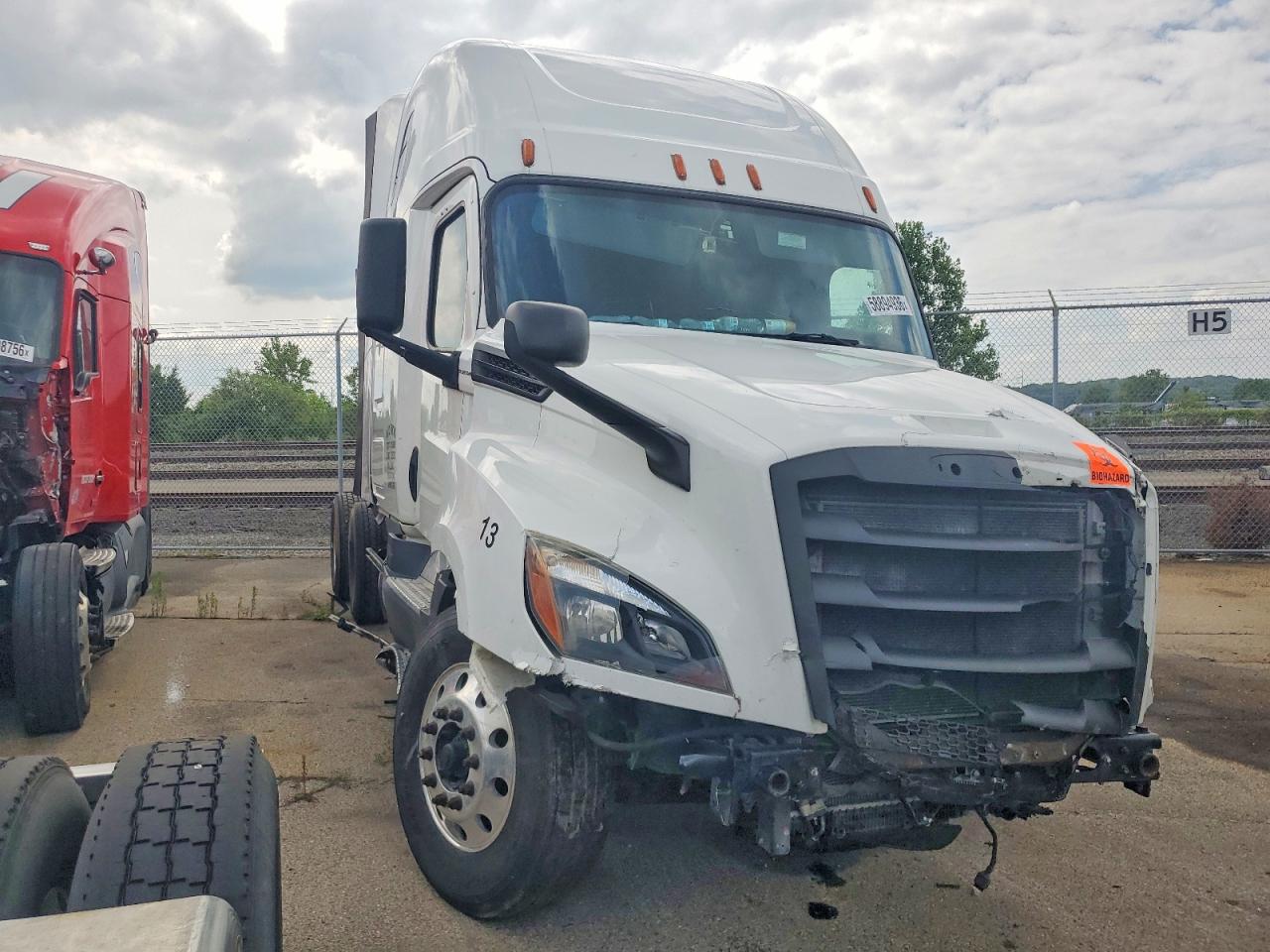 2020 FREIGHTLINER ALL OTHER SEMI TRUCK | 3AKJHHDR6LSLL0827 | UPCARS