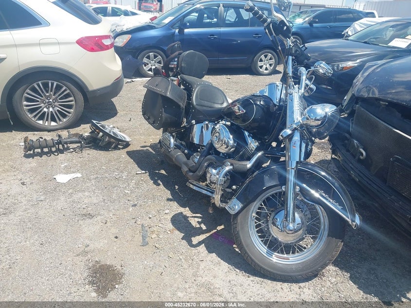 2015 HARLEY-DAVIDSON FLSTC HERITAGE SOFTAIL CLASSIC | 1HD1BWV1XFB014633 | UPCARS