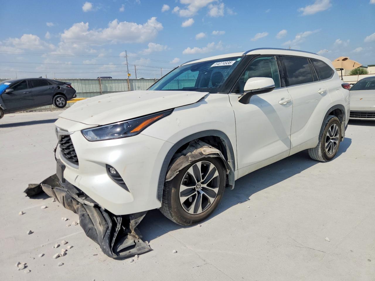 2021 TOYOTA HIGHLANDER XLE | 5TDGZRBH3MS102035 | UPCARS
