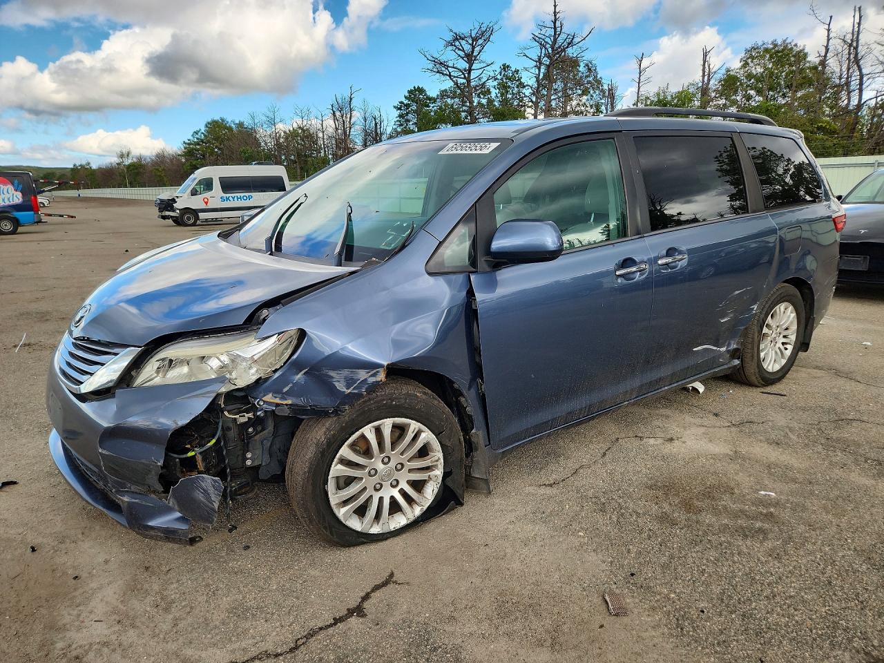 2017 TOYOTA SIENNA XLE 8-PASSENGER | 5TDYZ3DC5HS884623 | UPCARS
