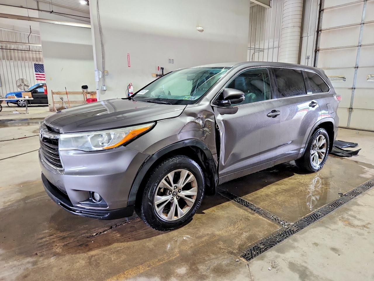 2016 TOYOTA HIGHLANDER LE PLUS | 5TDBKRFH1GS354170 | UPCARS