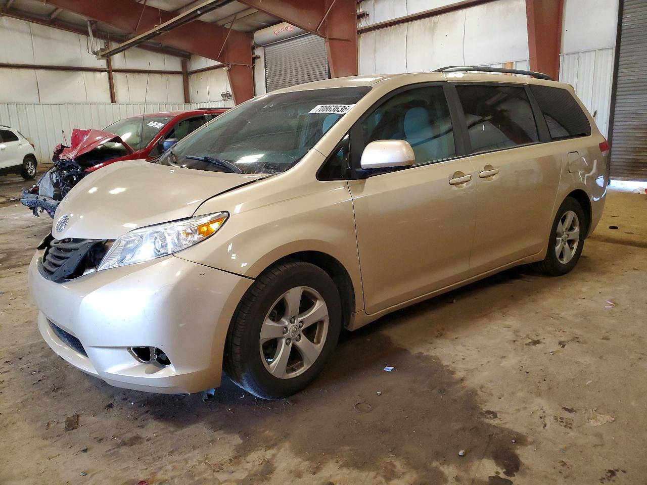 2011 TOYOTA SIENNA LE | 5TDKK3DC9BS027805 | UPCARS