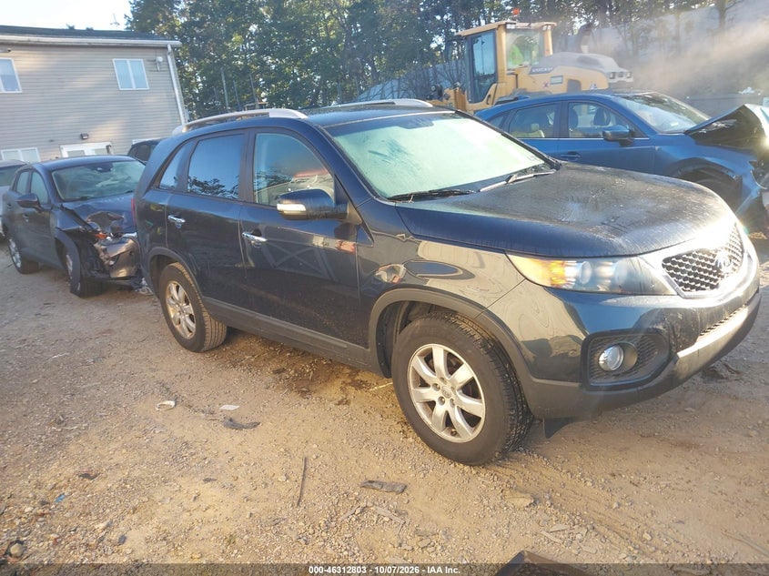 2013 KIA SORENTO LX | 5XYKT3A63DG382495 | UPCARS