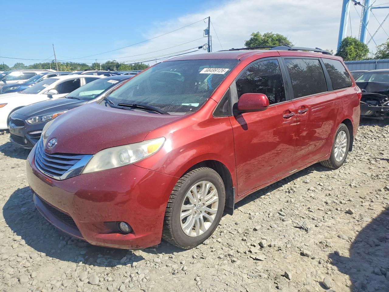 2017 TOYOTA SIENNA XLE 8-PASSENGER | 5TDYZ3DC8HS831575 | UPCARS