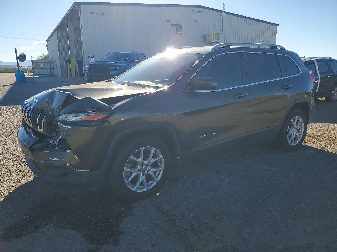 2014 JEEP CHEROKEE LATITUDE | 1C4PJLCS3EW262223 | UPCARS