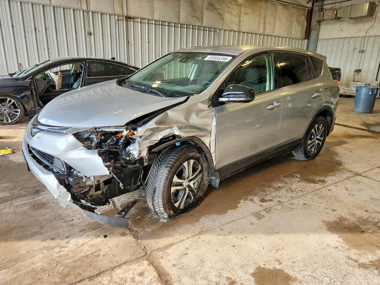 2018 TOYOTA RAV4 LE | JTMBFREV6JJ197025 | UPCARS