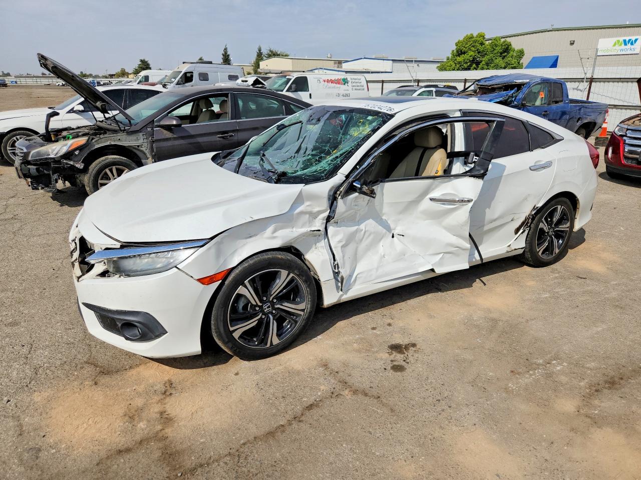 2016 HONDA CIVIC TOURING | 2HGFC1F90GH638186 | UPCARS