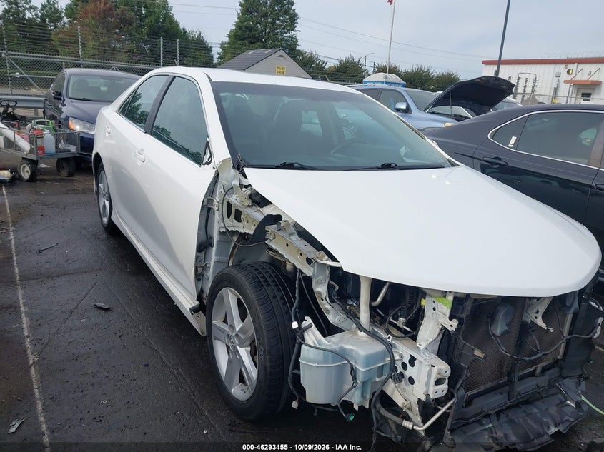 2014 TOYOTA CAMRY SE | 4T1BF1FK1EU354045 | UPCARS