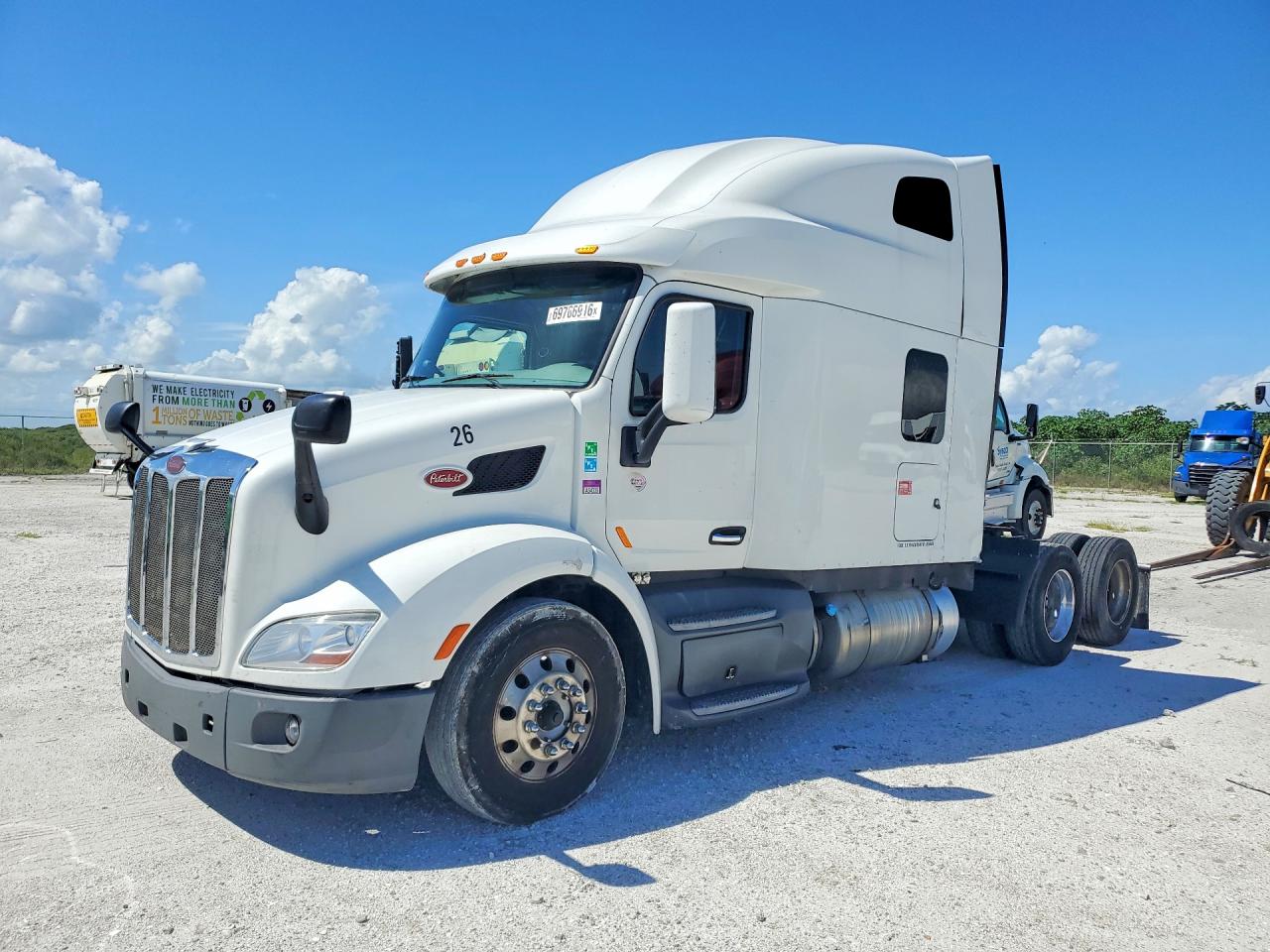 2022 PETERBILT 579 SEMI TRUCK | 1XPBDP9X8ND789910 | UPCARS