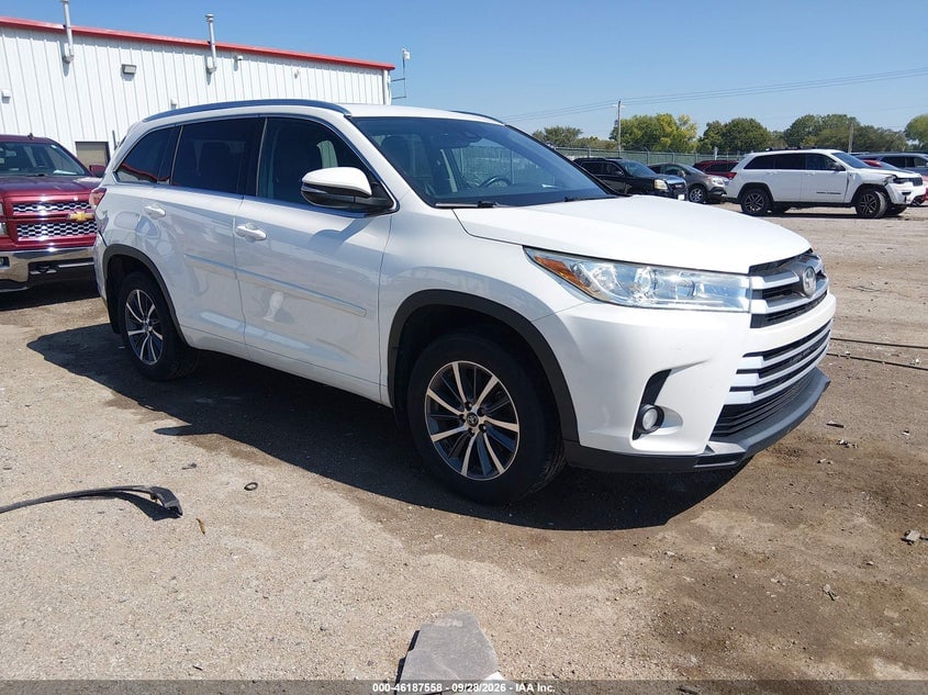 2017 TOYOTA HIGHLANDER XLE | 5TDJZRFH2HS392127 | UPCARS