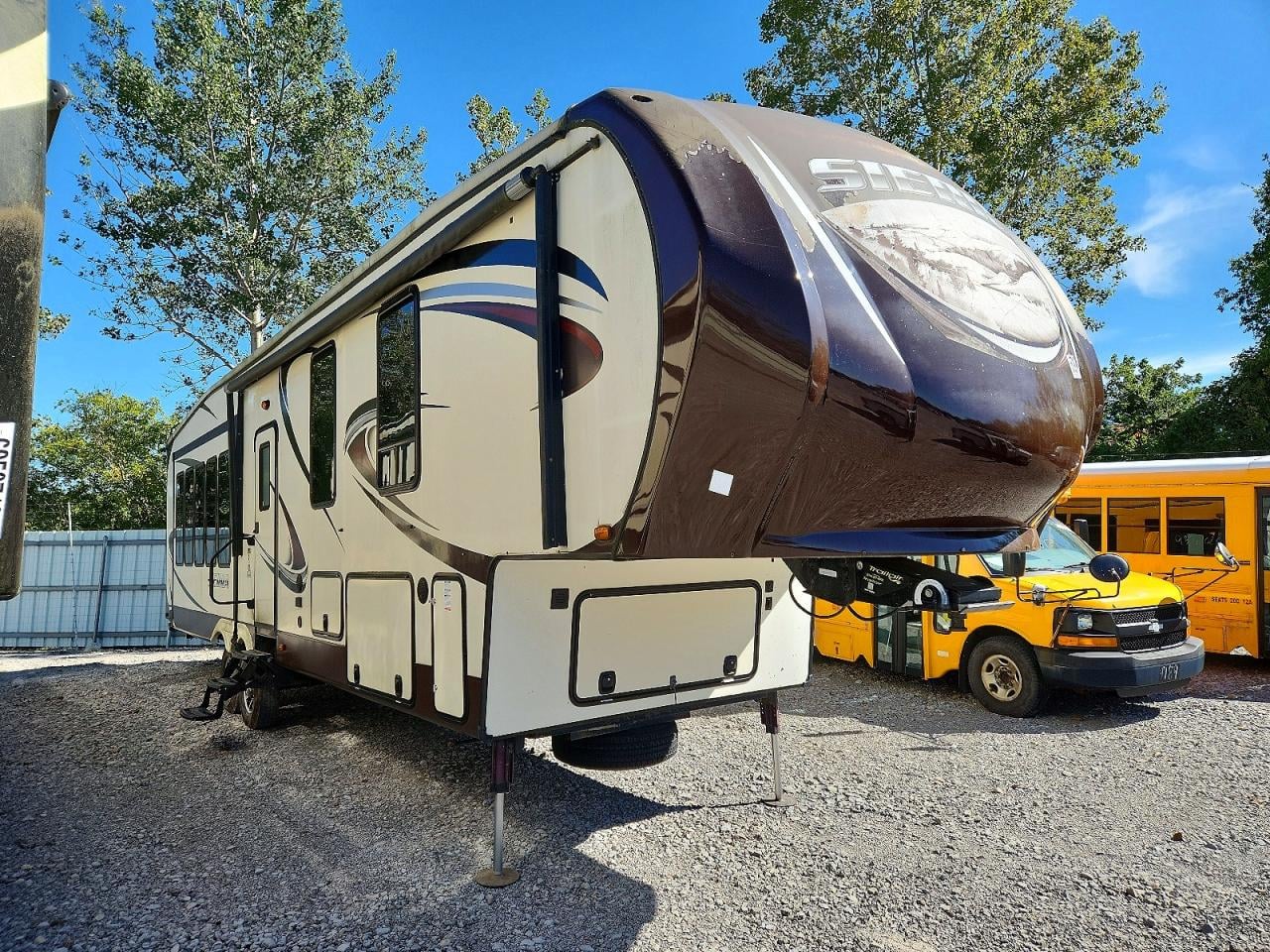 2014 FOREST RIVER SIERRA FIF SIERRA CAMPER | 4X4FSEM26EJ039684 | UPCARS
