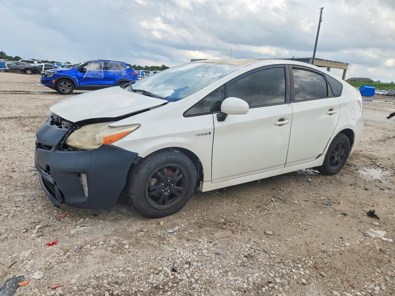 2014 TOYOTA PRIUS TWO | JTDKN3DU1E1759069 | UPCARS