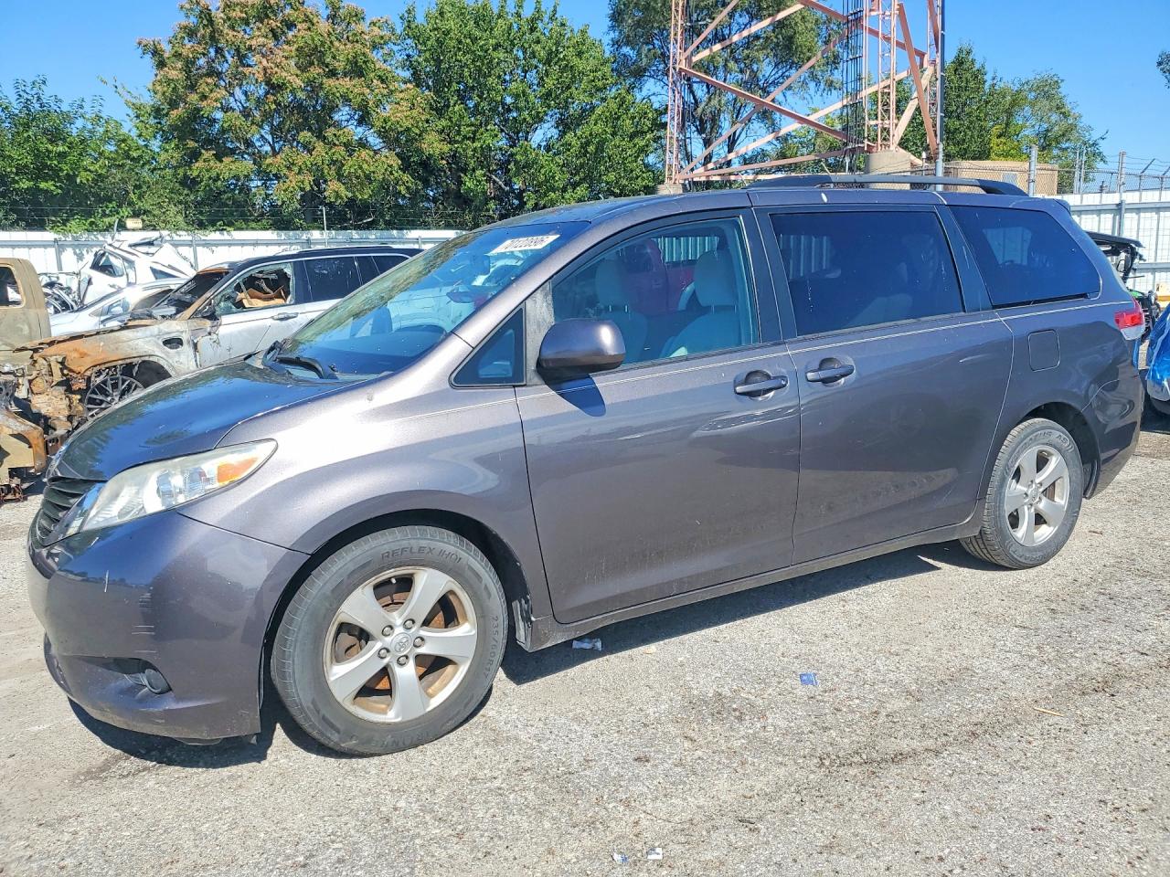 2013 TOYOTA SIENNA LE | 5TDKK3DC7DS360376 | UPCARS