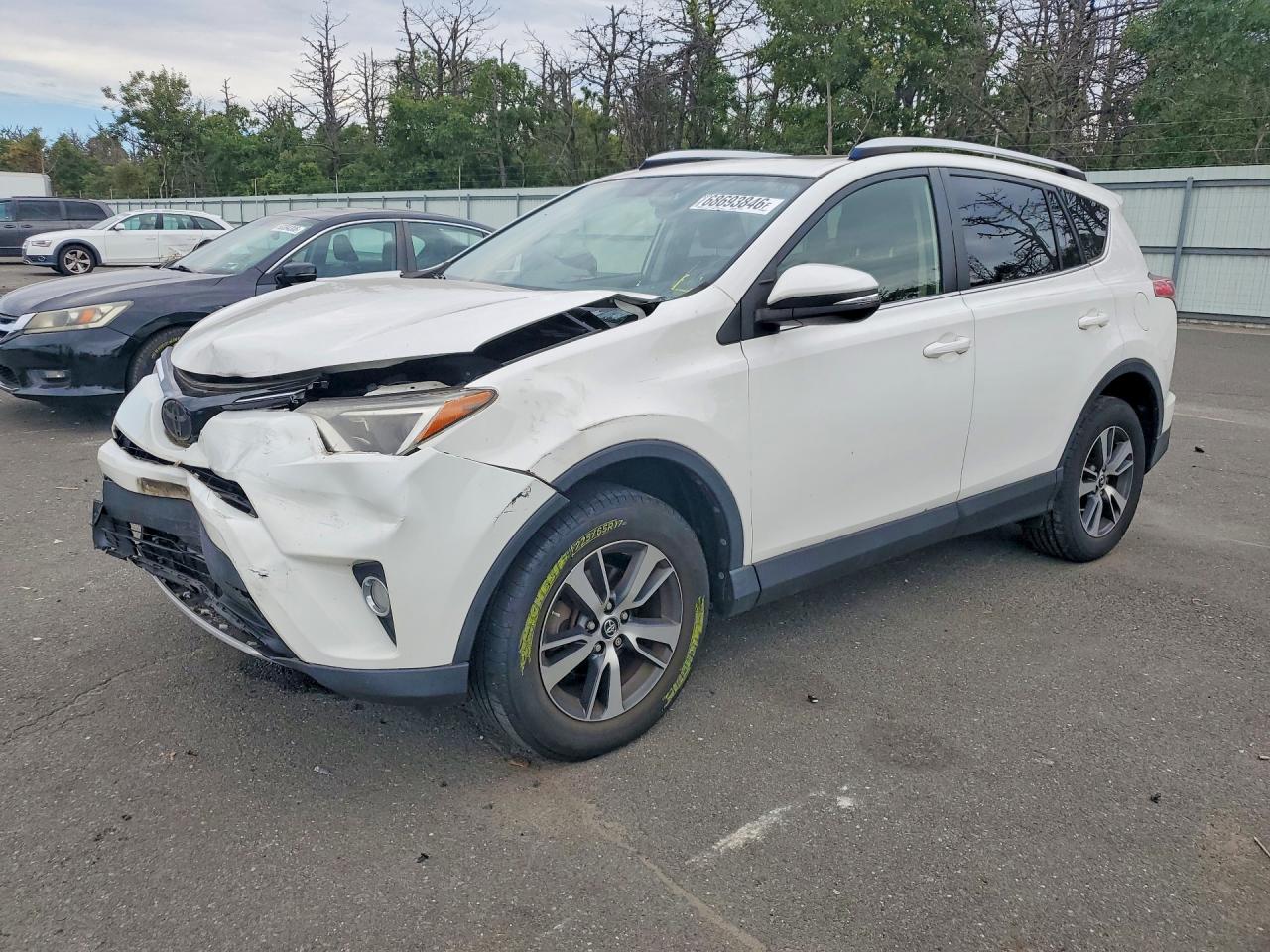 2016 TOYOTA RAV4 XLE | JTMRFREV9GJ077842 | UPCARS