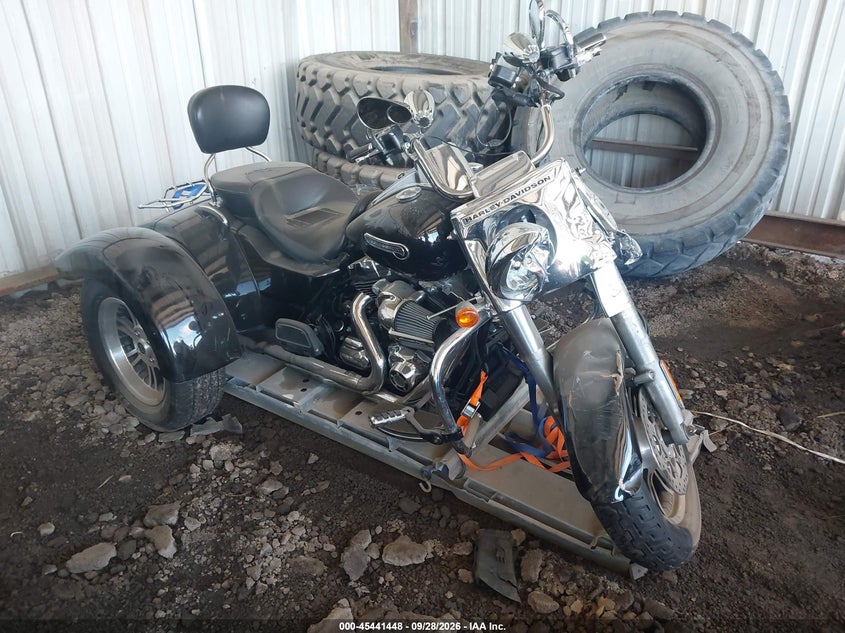 2015 HARLEY-DAVIDSON FLRT FREE WHEELER | 1HD1MCM14FB850643 | UPCARS