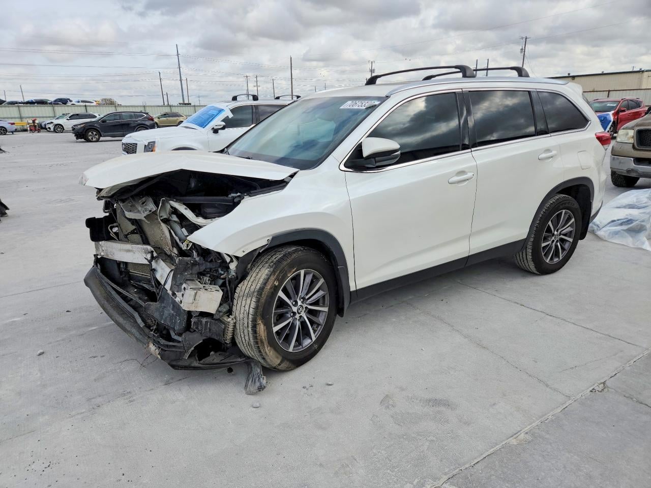 2019 TOYOTA HIGHLANDER XLE | 5TDJZRFH6KS958748 | UPCARS