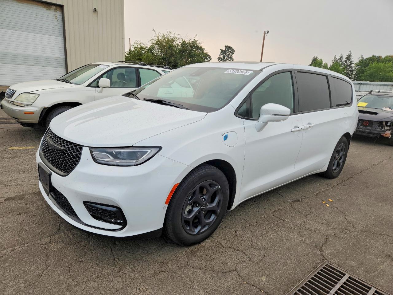 2022 CHRYSLER PACIFICA HYBRID LIMITED | 2C4RC1S70NR137127 | UPCARS