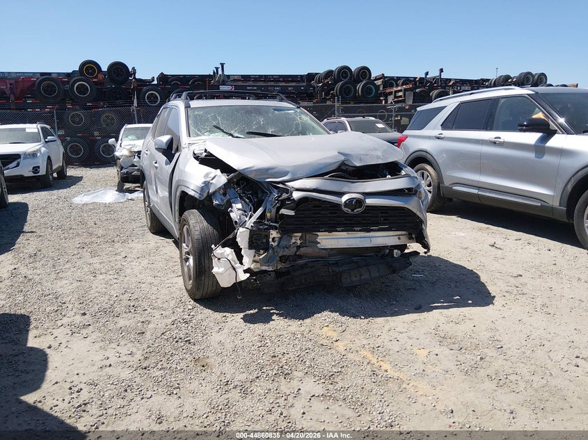 2024 TOYOTA RAV4 XLE | 2T3W1RFV3RW346986 | UPCARS