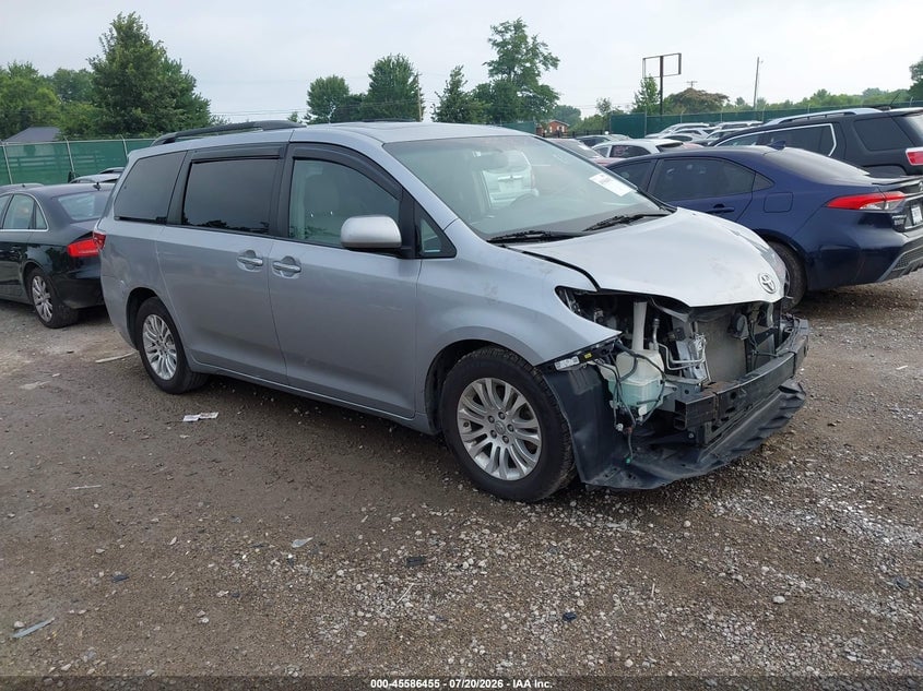 2017 TOYOTA SIENNA XLE PREMIUM 8 PASSENGER | 5TDYZ3DCXHS784209 | UPCARS