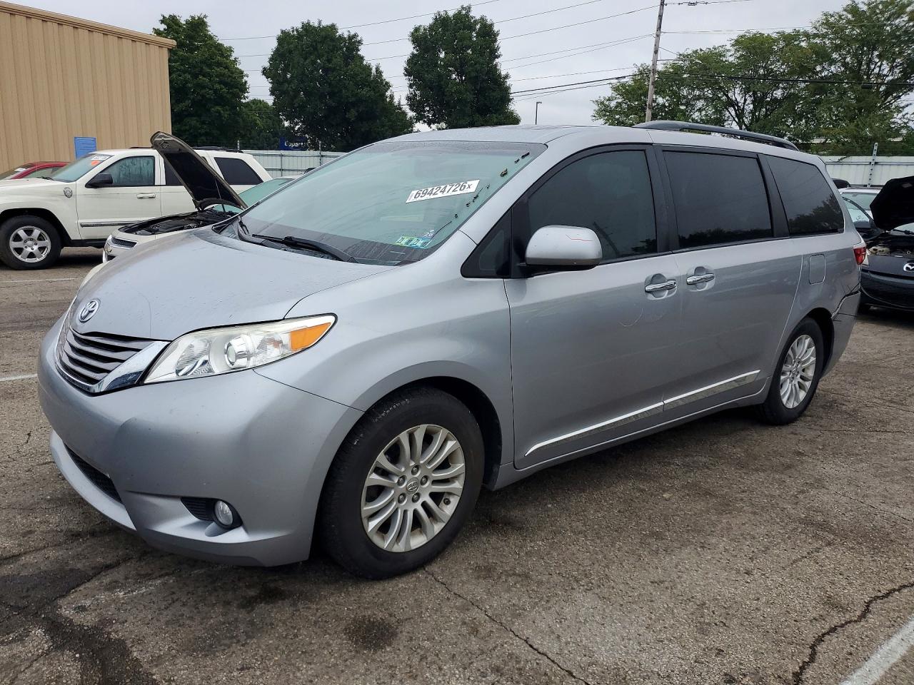 2015 TOYOTA SIENNA XLE 8-PASSENGER | 5TDYK3DC7FS566584 | UPCARS