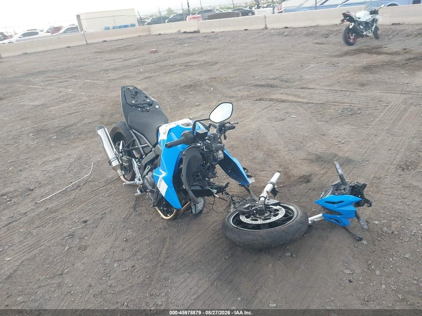 2025 SUZUKI GSX800 R | JS1EM11BXS7100305 | UPCARS