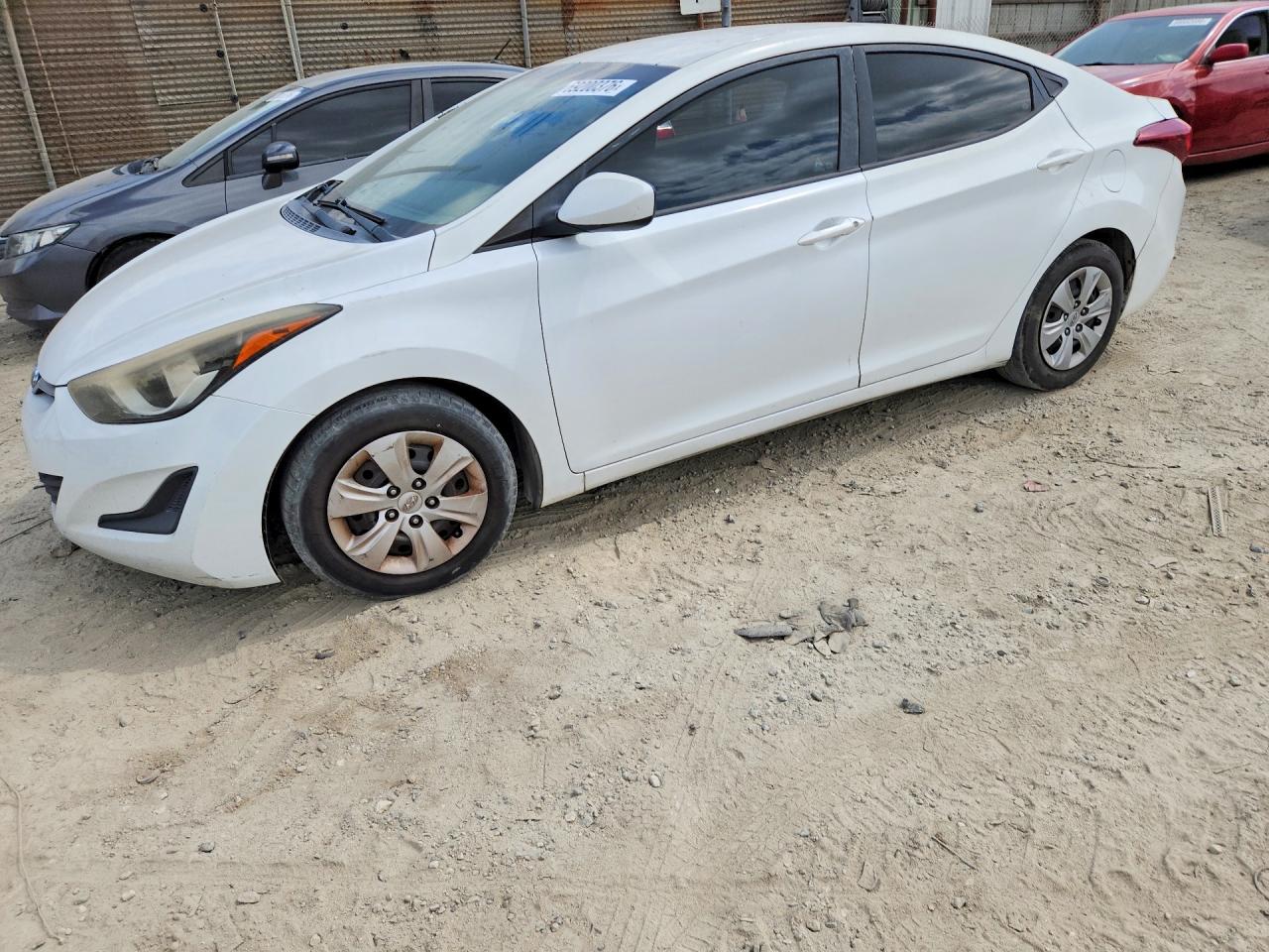 2016 HYUNDAI ELANTRA SE | 5NPDH4AE4GH695768 | UPCARS
