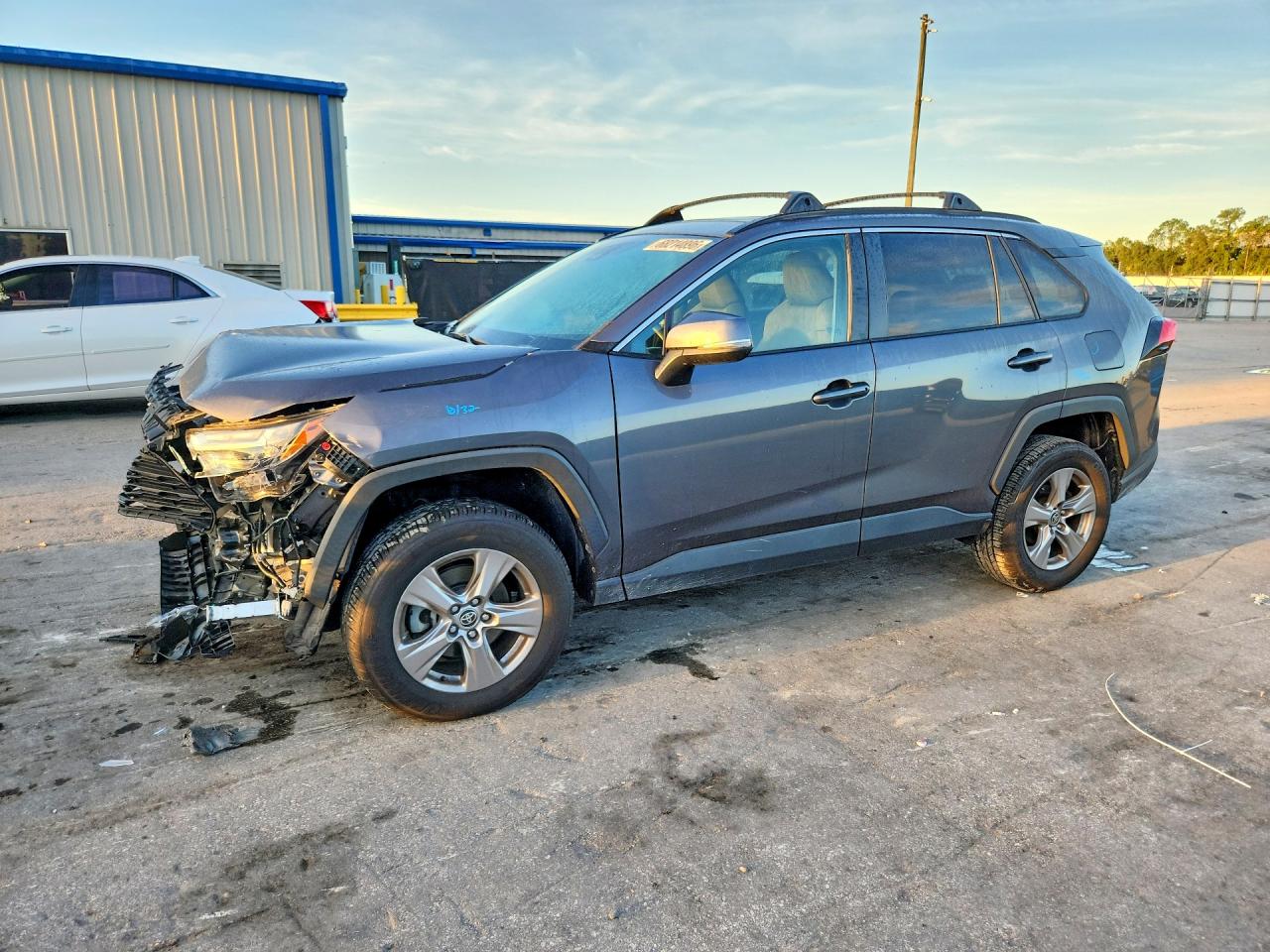 2023 TOYOTA RAV4 XLE | 2T3W1RFV1PW252585 | UPCARS
