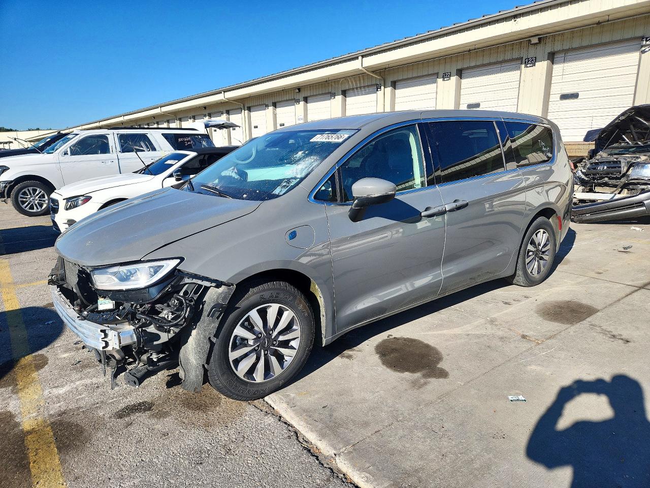 2023 CHRYSLER PACIFICA HYBRID TOURING L | 2C4RC1L78PR608670 | UPCARS