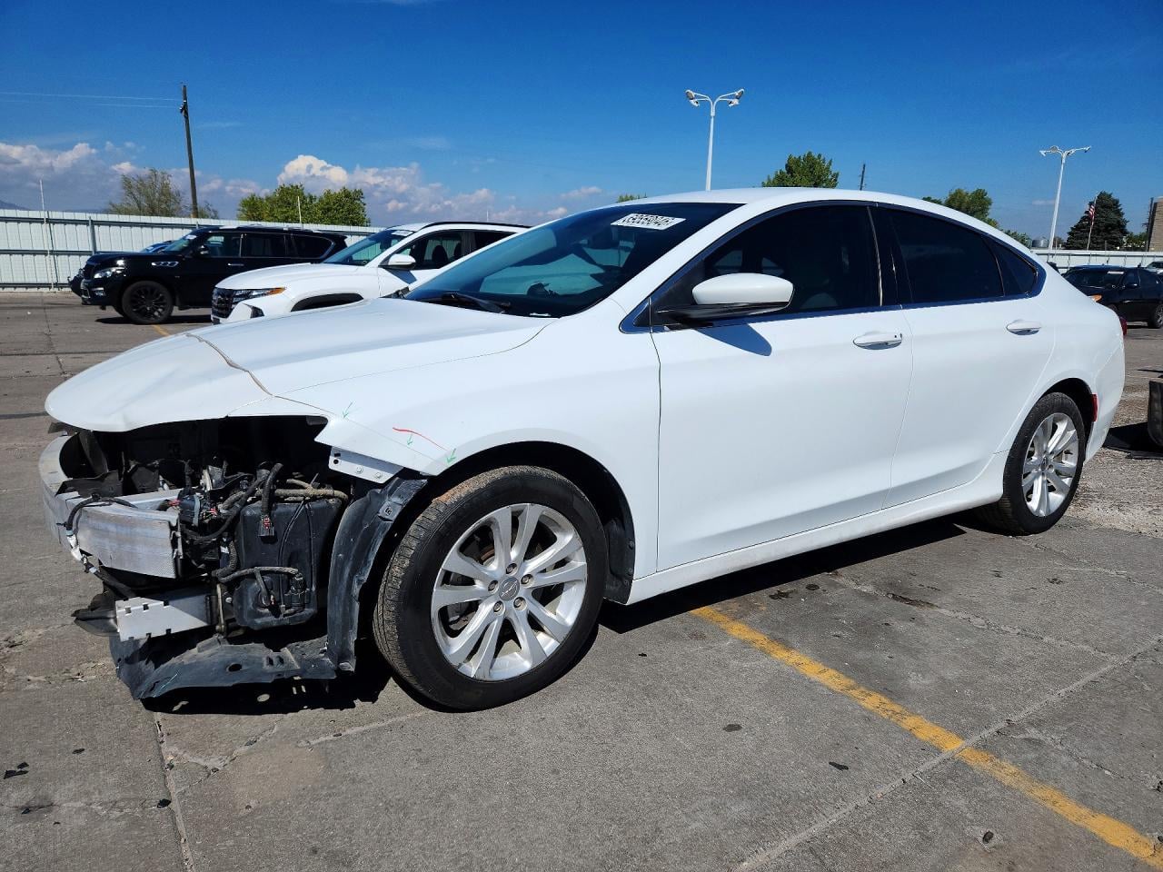 2015 CHRYSLER 200 LIMITED | 1C3CCCAB3FN535426 | UPCARS