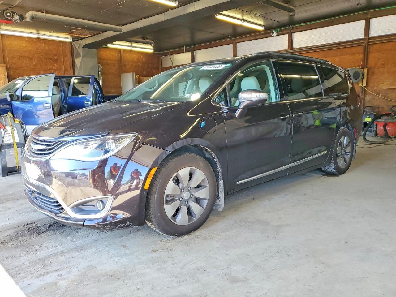 2018 CHRYSLER PACIFICA HYBRID LIMITED | 2C4RC1N73JR105245 | UPCARS