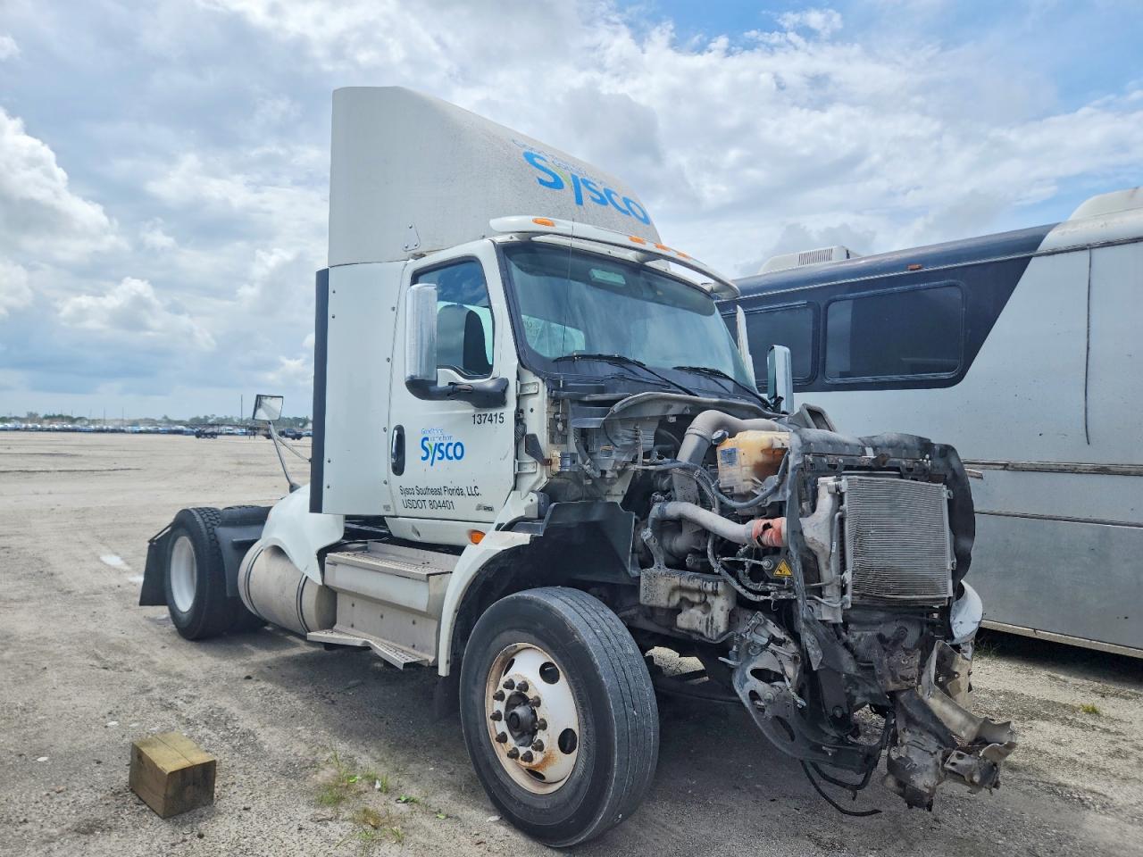 2019 INTERNATIONAL ALL OTHER SEMI TRUCK | 3HSDXTZN6KN579994 | UPCARS