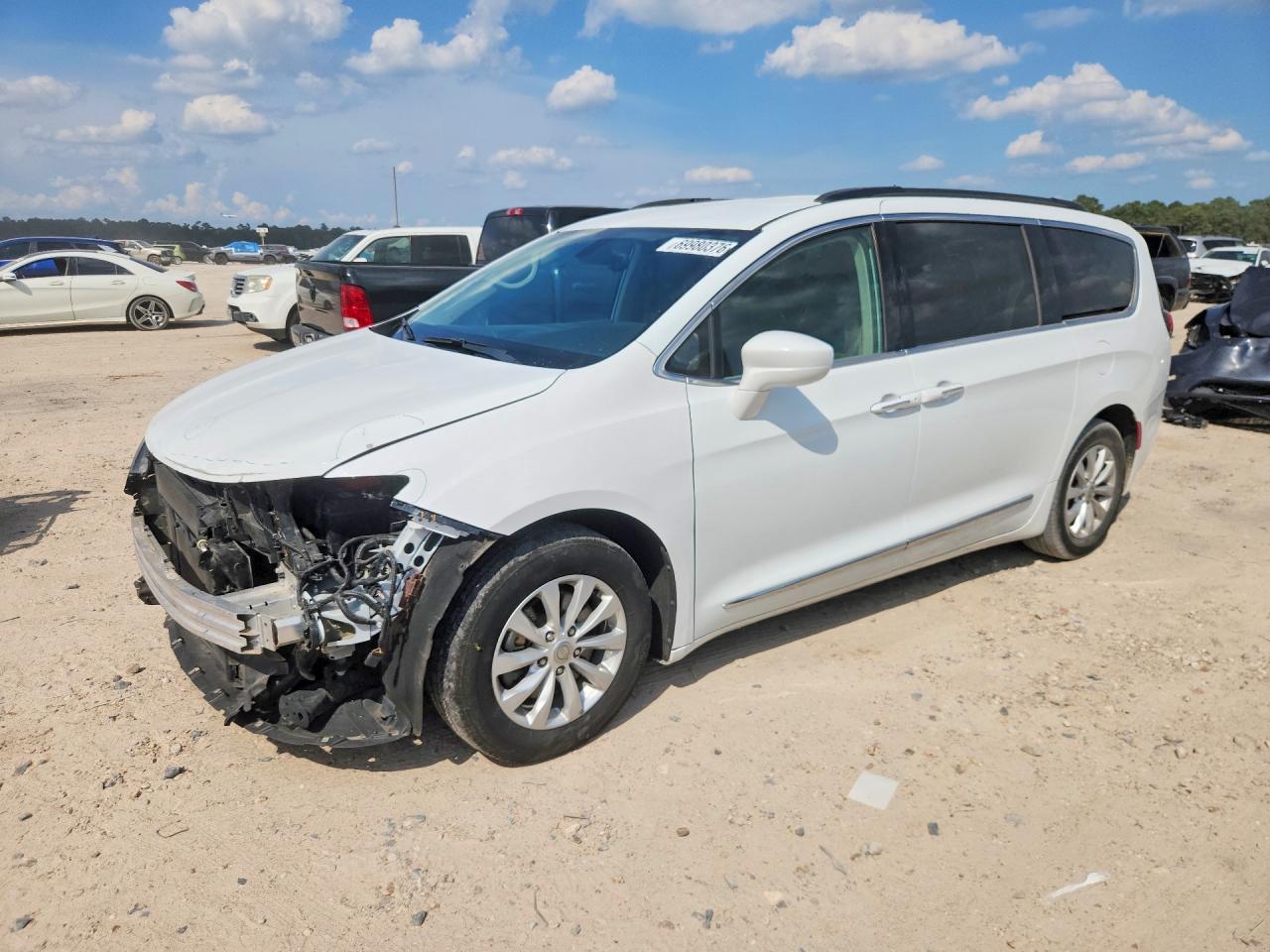2017 CHRYSLER PACIFICA TOURING L | 2C4RC1BG1HR539663 | UPCARS