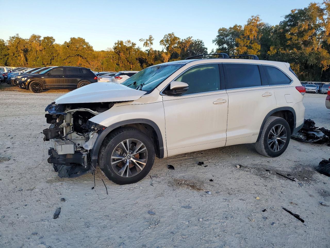 2018 TOYOTA HIGHLANDER LE PLUS | 5TDZZRFHXJS275811 | UPCARS