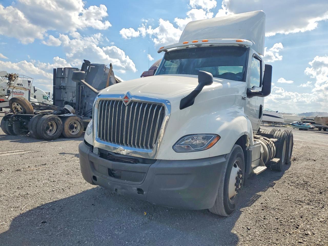 2019 INTERNATIONAL ALL OTHER SEMI TRUCK | 3HSDZTZR0KN717560 | UPCARS