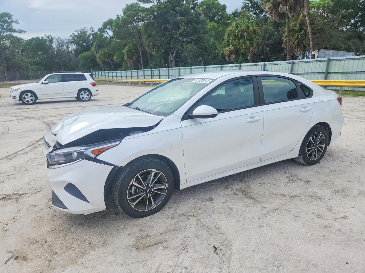 2023 KIA FORTE LXS | 3KPF24AD8PE588227 | UPCARS